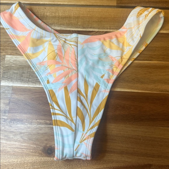 Wild Fable NWOT Bikini Bottom tropical high hip Women’s Small - Picture 3 of 4
